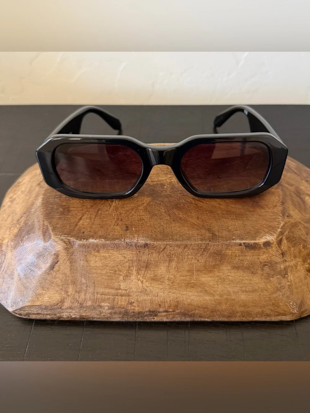 Quay HYPED UP Black Fame / Smoke Lens Geometric Narrow Sunglasses - Picture 4 of 9